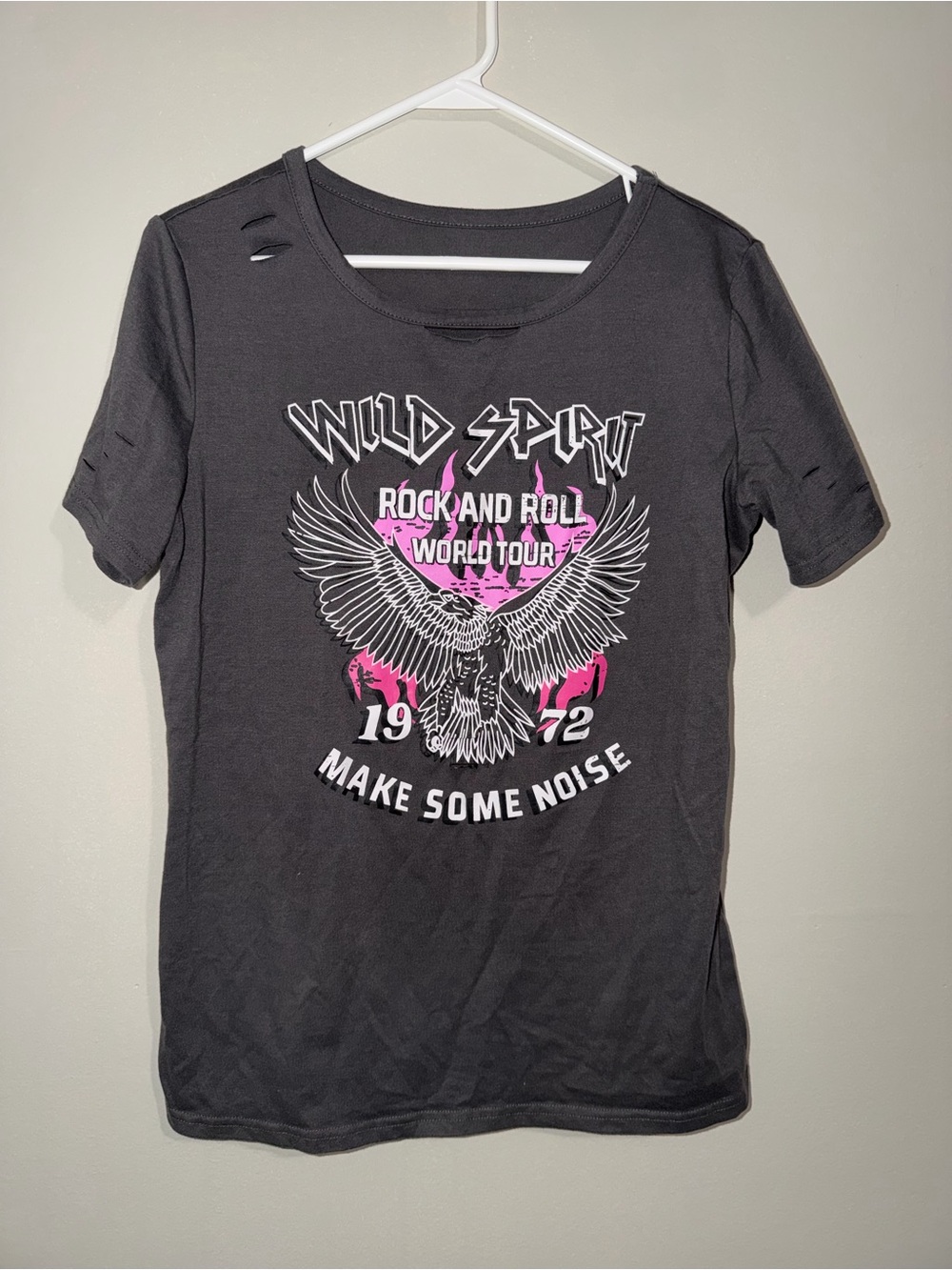 Wild Spirit Rock & Roll Graphic Distressed T-Shirt – Size L